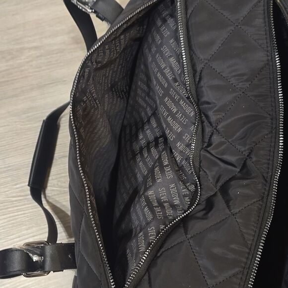 Steve Madden BLeona Quilted Weekender Travel Bag - Picture 12 of 14